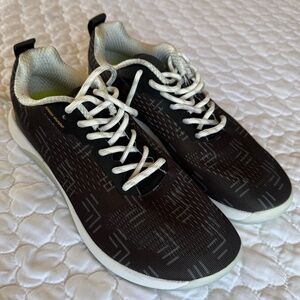 STRIKE MVMNT HAZE EZ Trainer Shoes Size 7